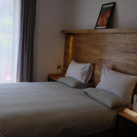 Ferienwohnung Rock&Wood Cozy House Hangzhou Exterior foto